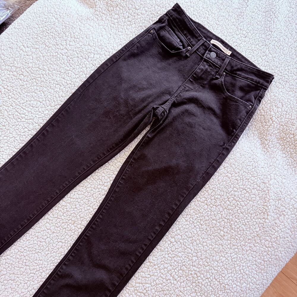 Levi's Women's‎ Size 4 Classic Mid Rise Skinny Jeans Black EUC
